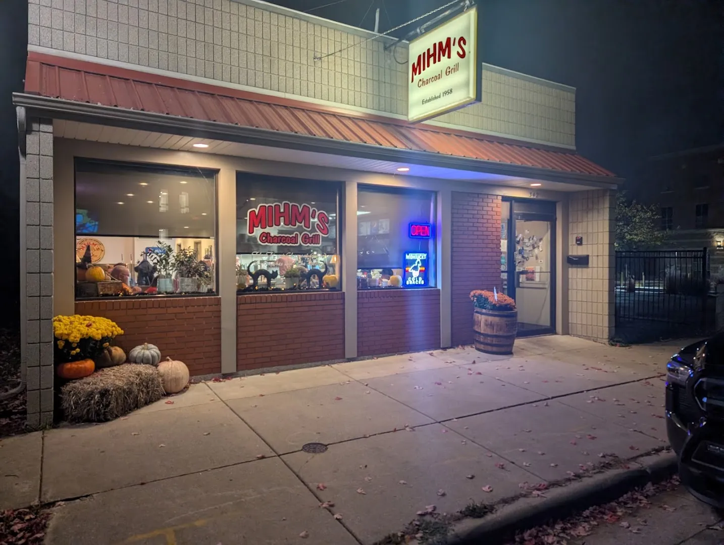 Mihm's Charcoal Grill